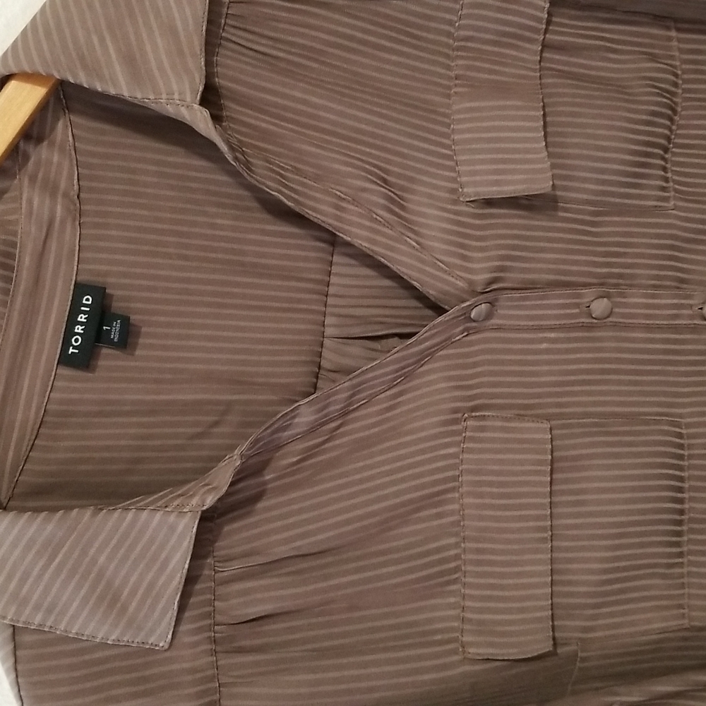 Torrid Button Down Top Plus Size 1 - image 2